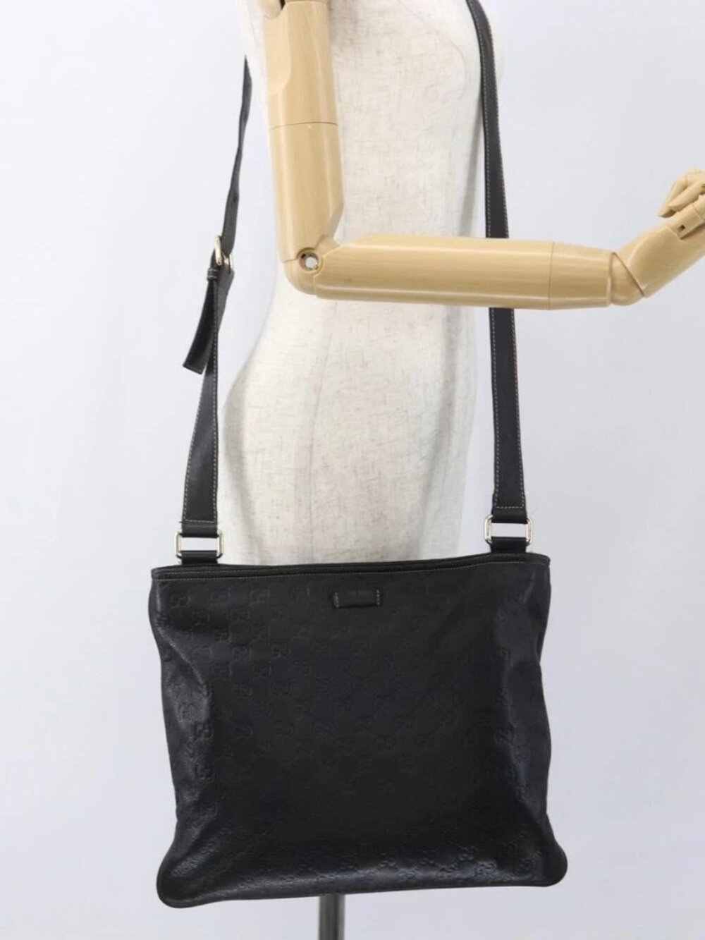 GUCCI GG Canvas Guccissima Shoulder Bag Leather Black Gold 201446 Auth BA9030